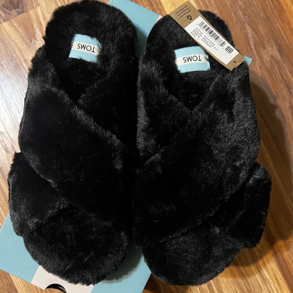 Toms Size 7 Susie Slipper - black